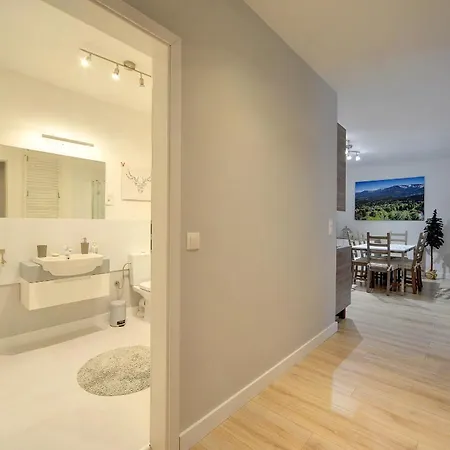 Mocca Z Dwoma Sypialniami I Tarasem Lägenhet *